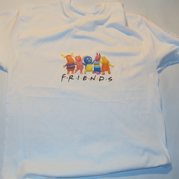 🆕 The Backyardigans X friends T-shirt - Picture 2 of 4